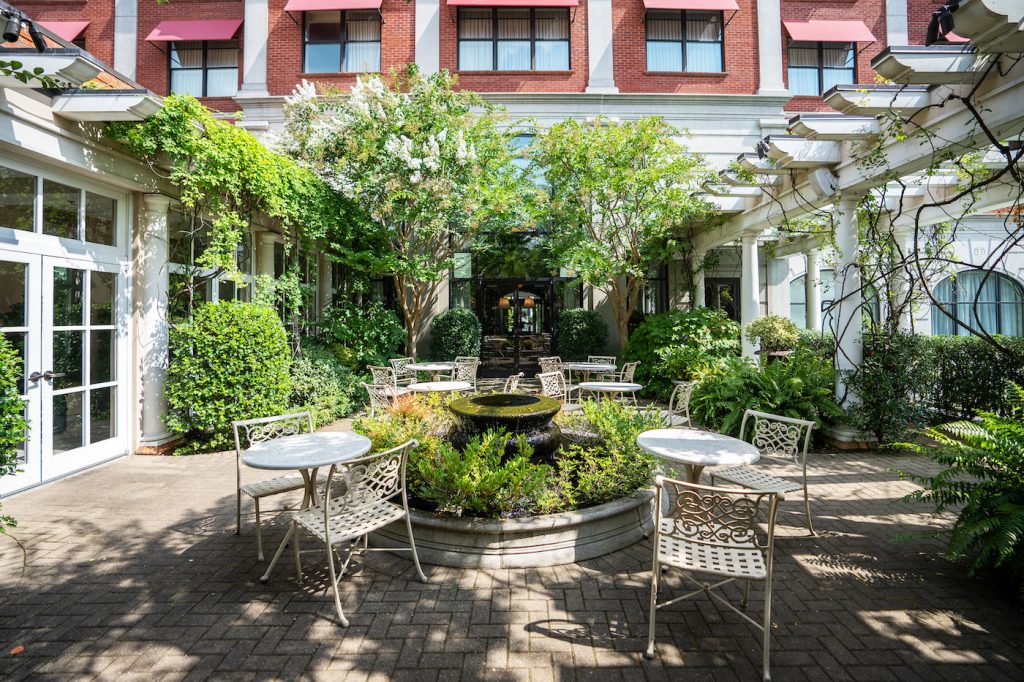 O.Henry Hotel Cloister Garden