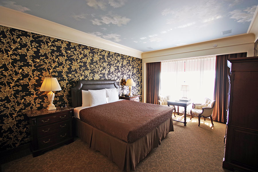 Magi Suite Bedroom - O.Henry Hotel