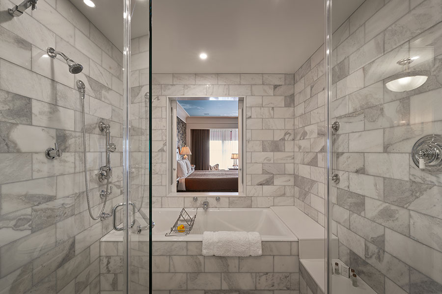 O.Henry Hotel Magi Suite Shower and Bath