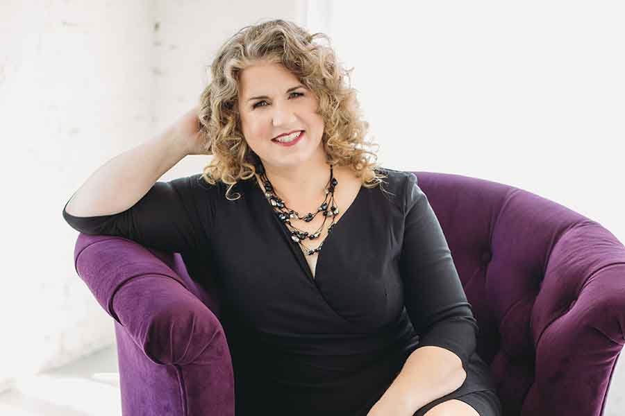 Nicole Smith Nicole Smith, a Jazz Vocalist, performing at the O.Henry Hotel as part of the Cocktails & Jazz Series.