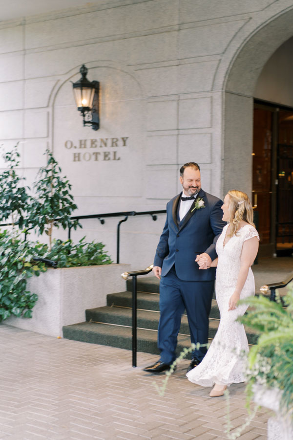 Jennifer and Rob | Alayna Kaye Photography Choosing O.Henry Hotel as their wedding venue was an easy decision.
