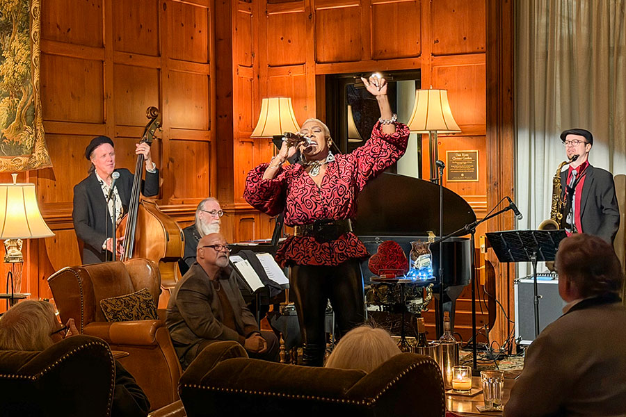 Allyson-Williams_July_4th_Jazz_Brunch Alyson Williams sings jazz at O.Henry Hotel