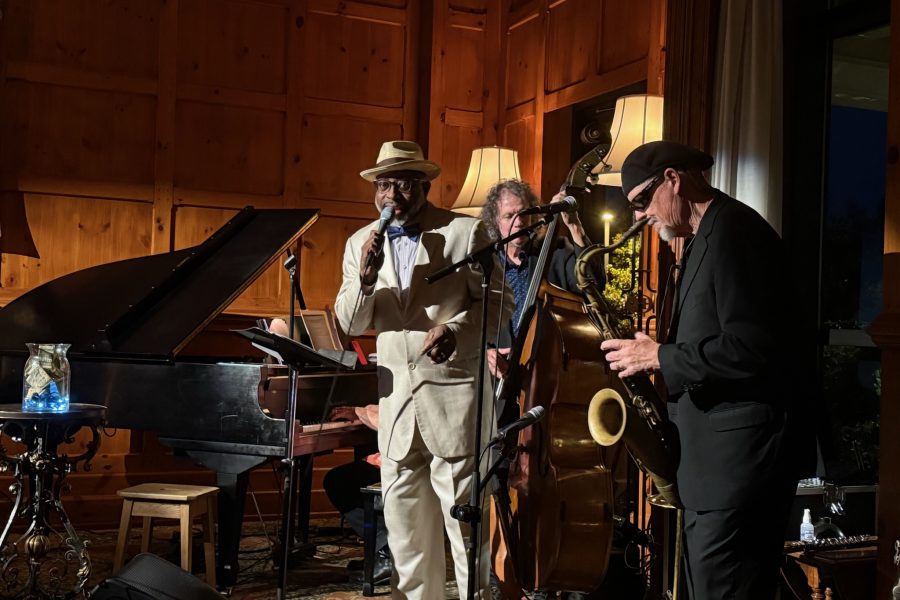 Dr. John Henry Dr. John Henry sings jazz at O.Henry Hotel