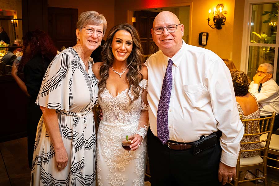 Spending Time with Guests | Micciche Photography The bride and groom intentionally spent time with each guest.